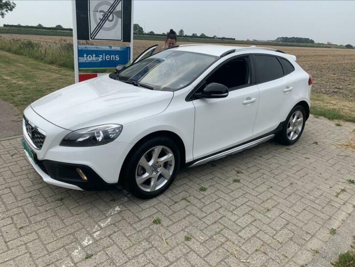 Volvo V40 D3 2.0 Cross Country 2013 Wit