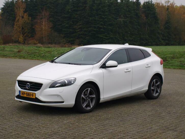 Volvo V40 D3 2.0 Geartronic Automaat 2015 Wit 147 kW 200 pk