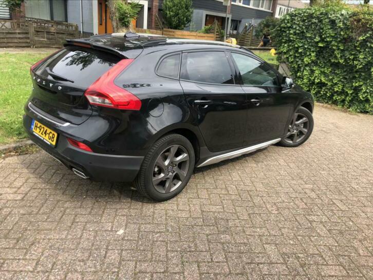 Volvo v40 D4 cross country 8-traps automaat 2017. Nieuwstaat