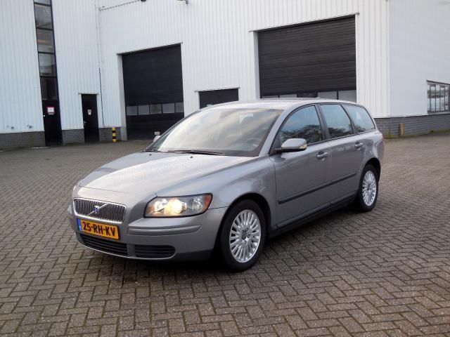 Volvo V50 1.6D Momentum 2005 288.000km