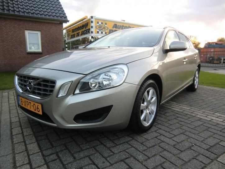 Volvo V60 2.0 D3 Kinetic met 87000 km (bj 2011)