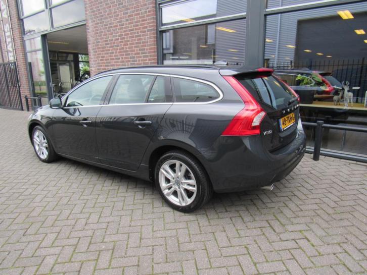 Volvo V60 2.4 D5 AUT 2011 Grijs