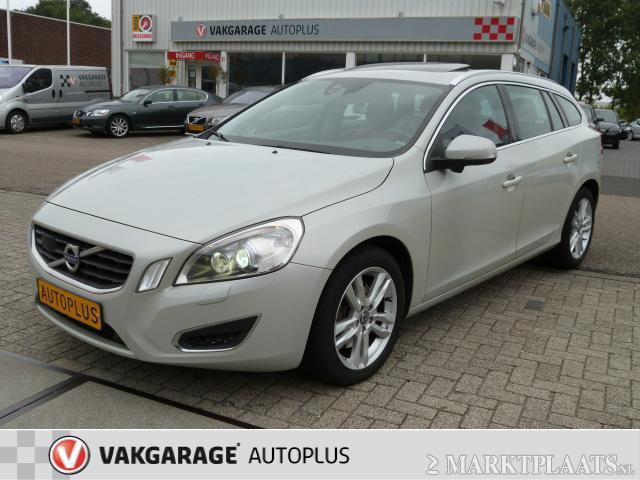 Volvo V60 2.4 D5 Summum (205pk), Full options Binnenkort verwacht 