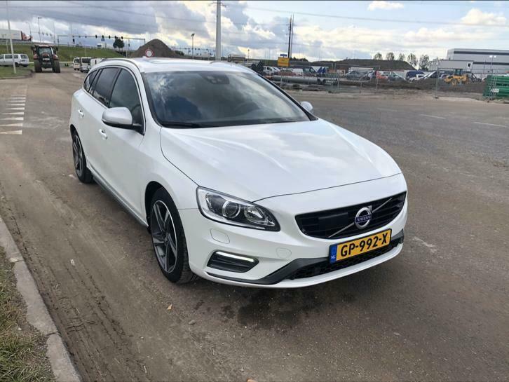 Volvo V60 AWD Plug-in Hybrid R design Polestar