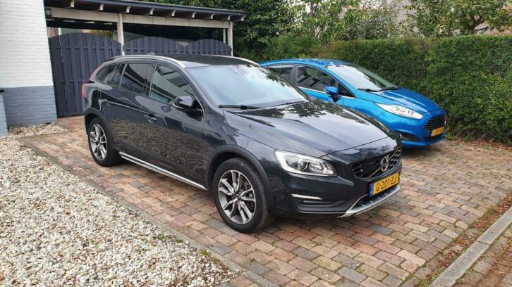 Volvo V60 Cross Country D3 aut. Summum, leer, navi, xenon
