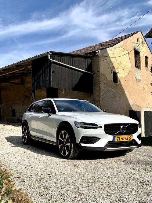 Volvo V60 Cross Country D4 190pk AWD Geartronic 2019 Wit