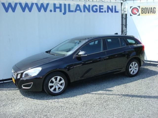 Volvo V60 D3 163 PK AUTOMAAT BUSINESS NAVI-TEL-CRUISE