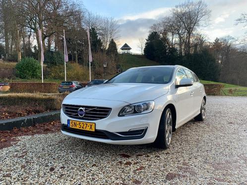 Volvo V60 D5 Twin Engine 231pk Geartronic 2015 Wit