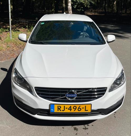 Volvo V60 T3 152pk Geartronic 2017 Wit showroom staat