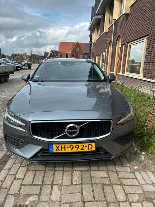 Volvo V60 T5 250pk momentum 2019 Grijs