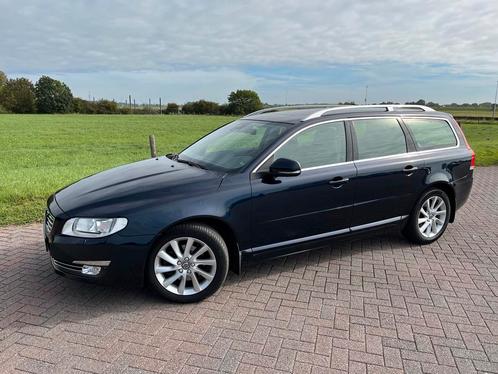 Volvo V70 2.0 2016 Blauw, slechts 94.000 km, schuifdak, leer