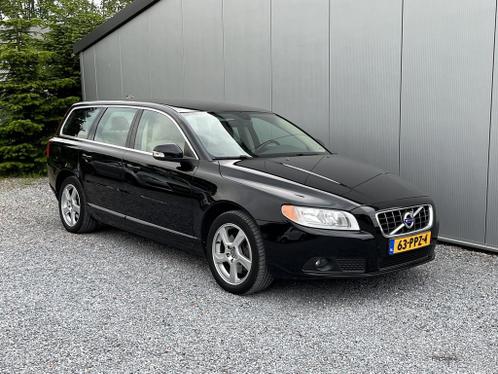 Volvo V70 2.0 D3 Momentum 5 cil Automaat  Leer  DVD Entert