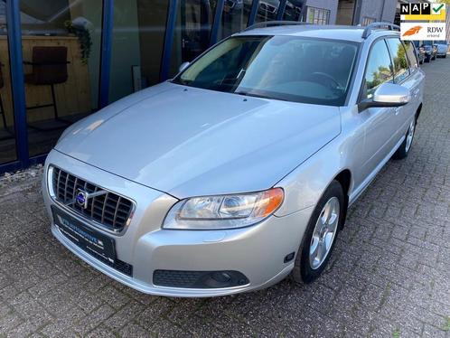 Volvo V70 2.0 Momentum H.LEER  XENON  PDC  TREKHAAK