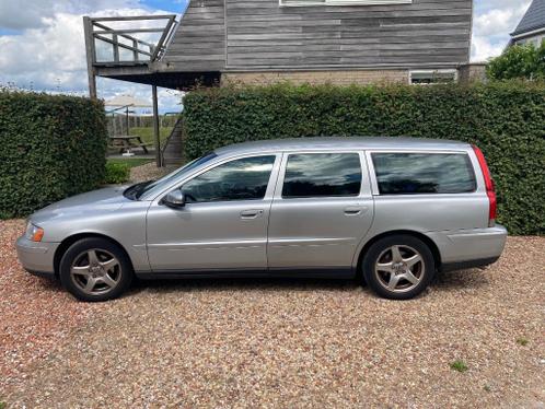 Volvo V70 2.4 140PK  Apple Carplay - YOUNGTIMER voor ZZP-er