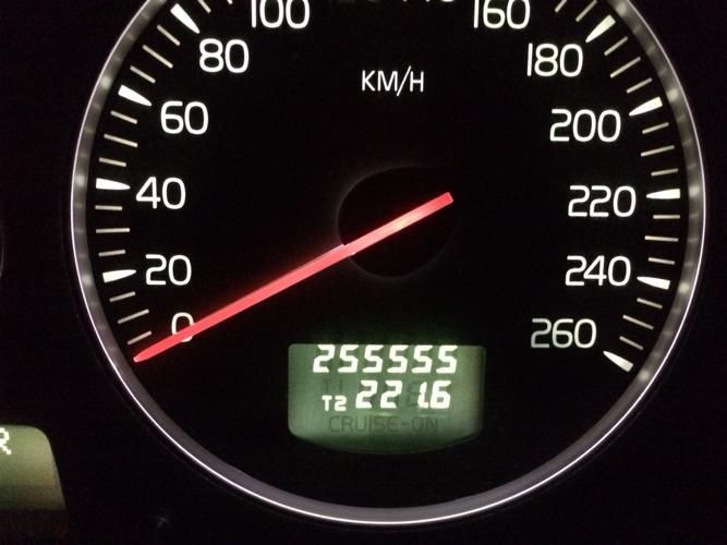 Volvo V70 2.4 140PK AUT 2004 Grijs