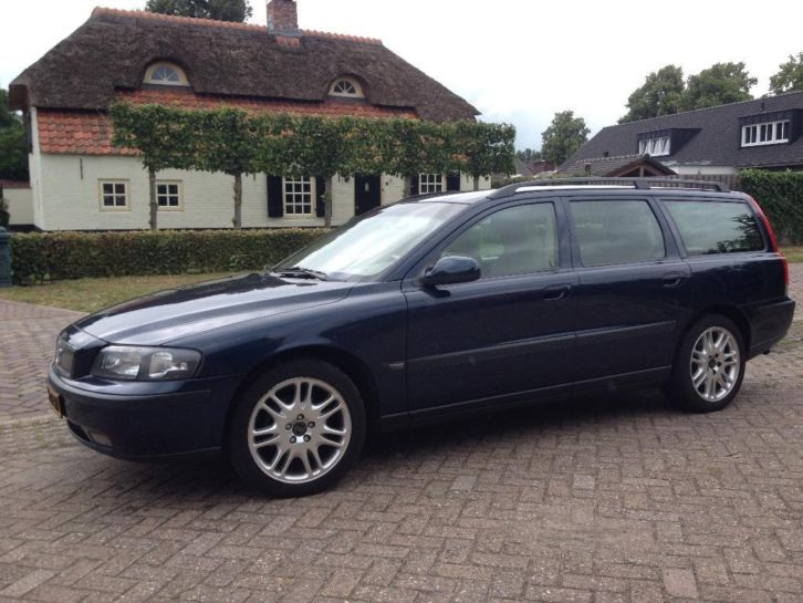 Volvo V70 2.4 140PK Stationwagon AUT 2002 Blauw