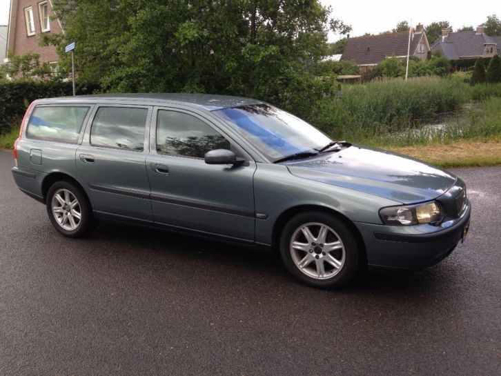 Volvo V70 2.4 D5 2004 Groen 163pk