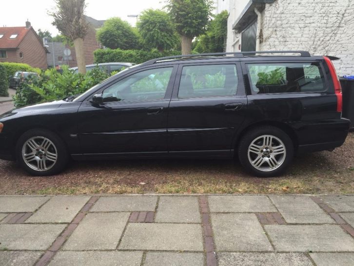 Volvo V70 2.4 D5 2004 Zwart