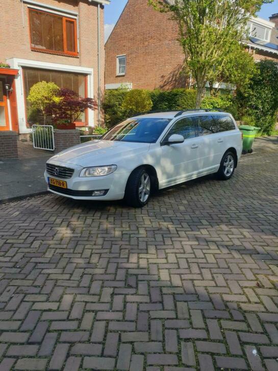 Volvo V70 2.4 D5 AWD Geartronic 2016 Wit (NAP)