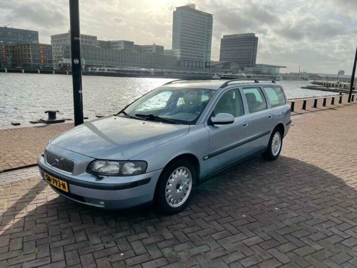 Volvo V70 2.4 T 200PK 2001 Blauw - Youngtimer met nieuwe APK