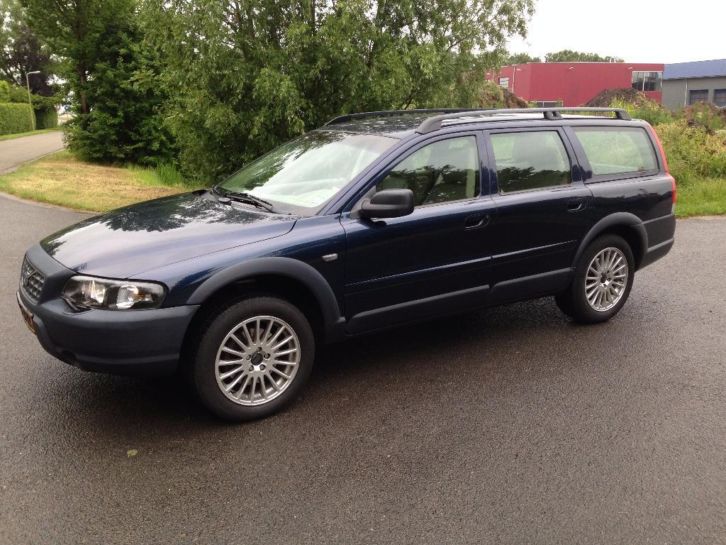 Volvo V70 2.4 T XC 4WD AUT 2002 Blauw G3