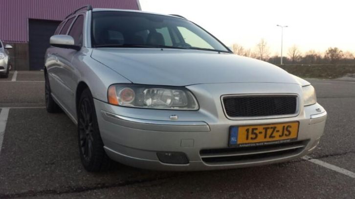 Volvo V70 2.4 T5 Geartronic Summum 2004 Grijs