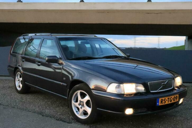 Volvo V70 2.5 144pk Airco, Cruise control, VERKOCHT