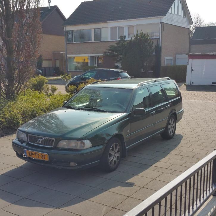 Volvo V70 2.5 TDI AUT 1999 Groen