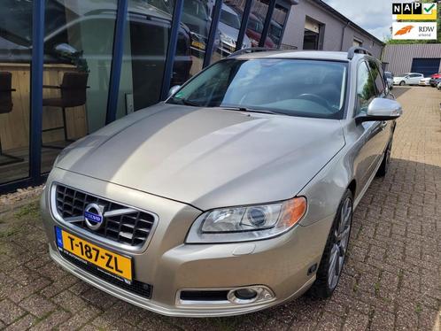 Volvo V70 2.5FT R-Design 230PK LEER  XENON  TREKHAAK  PDC