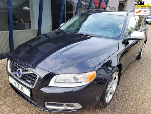 Volvo V70 2.5FT R-Design 230PK NAVI  LEER  XENON  TREKHAA