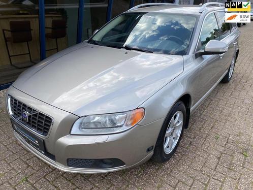 Volvo V70 2.5FT Summum 200PK LEER  ECC  PDC  TREKHAAK