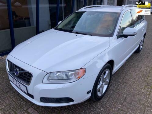 Volvo V70 2.5FT Summum 230PK NAVI  XENON  LEER  PDC  BLI