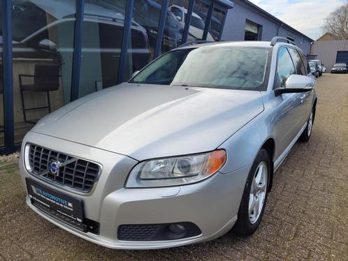 Volvo V70 2.5T Momentum 200PK Automaat  H.LEER  PDC  TREK