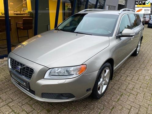 Volvo V70 2.5T Summum Automaat 200PK LEER  XENON  TREKHAAK
