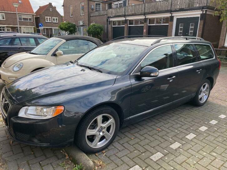 Volvo V70 T4 Momentum AutXenonNaviClimaLeren bekleding