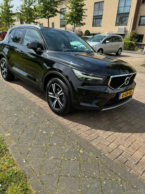 Volvo XC40 2.0 D3 150PK MOMENTUM  2018, Harman kardon, Pano