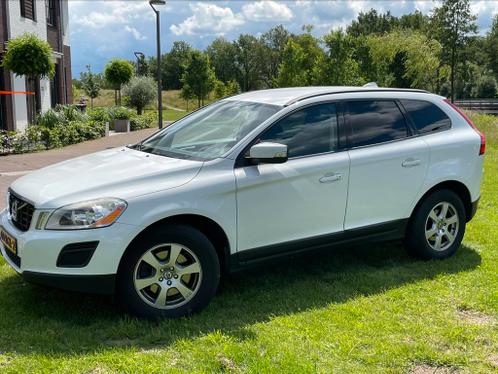 Volvo XC60 2.0 D35 cilinder 400NM Geartronic 2011 Wit.