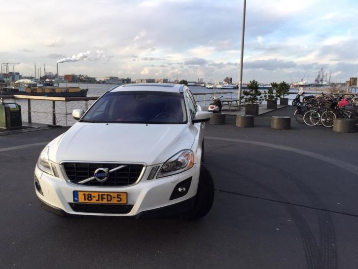 Volvo XC60 2.4 D5 AWD Geartronic 2009 Wit