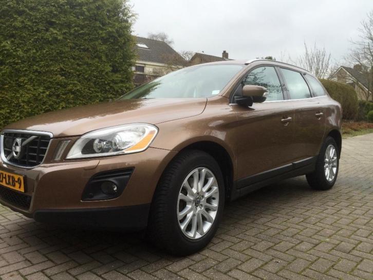 Volvo XC60 2.4 D5 AWD Geartronic 2010 Bruin