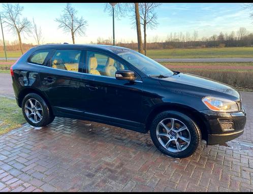 Volvo XC60 D3 2013 Zwart Summum.