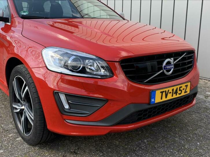 Volvo XC60 D4 2017 Rood R-Design standkachel