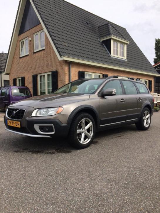 Volvo XC70 2.4 D5 AWD Geartronic 2007 Zilver of Grijs