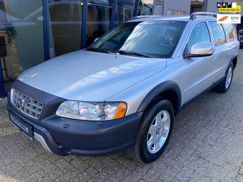 Volvo XC70 2.5 T Momentum Automaat  LEER  PDC  YOUNGTIMER