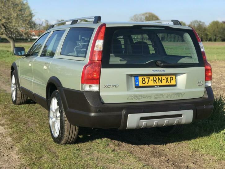 Volvo XC70 2.5T AWD Geartronic Momentum Facelift Voll NAP
