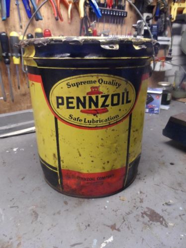 Voor in je oltimer garage oud blik Pennzoil ( jaren 60)