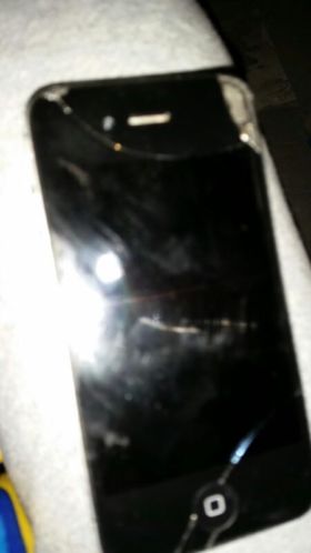 Voorkant en achterkant beschadigd voor de rest perfect 