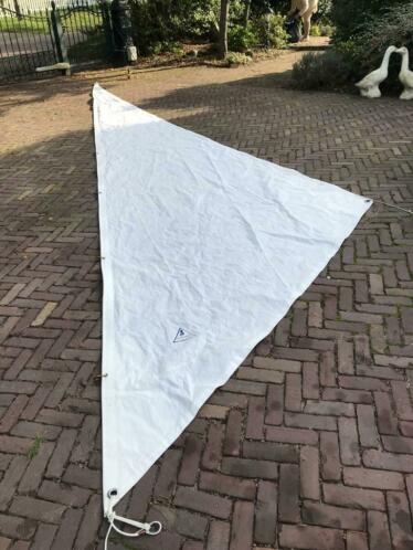 voorzeil (fok) met 8 leuvers