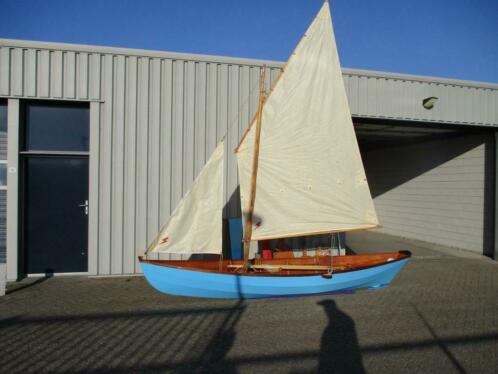 Vrijwel nieuwe roeiboten (Dory Skiff Wherry)