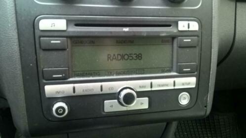 VW Autoradio,cd navigatiecode(bieden vanaf 80 Euro)