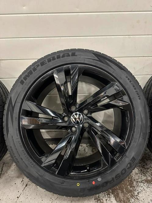 VW Tiguan 19 inch Valencia velgen met nieuwe banden